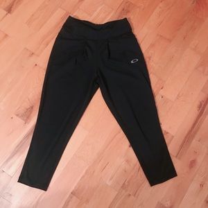 🖤Oakley Joggers with 2 side pockets